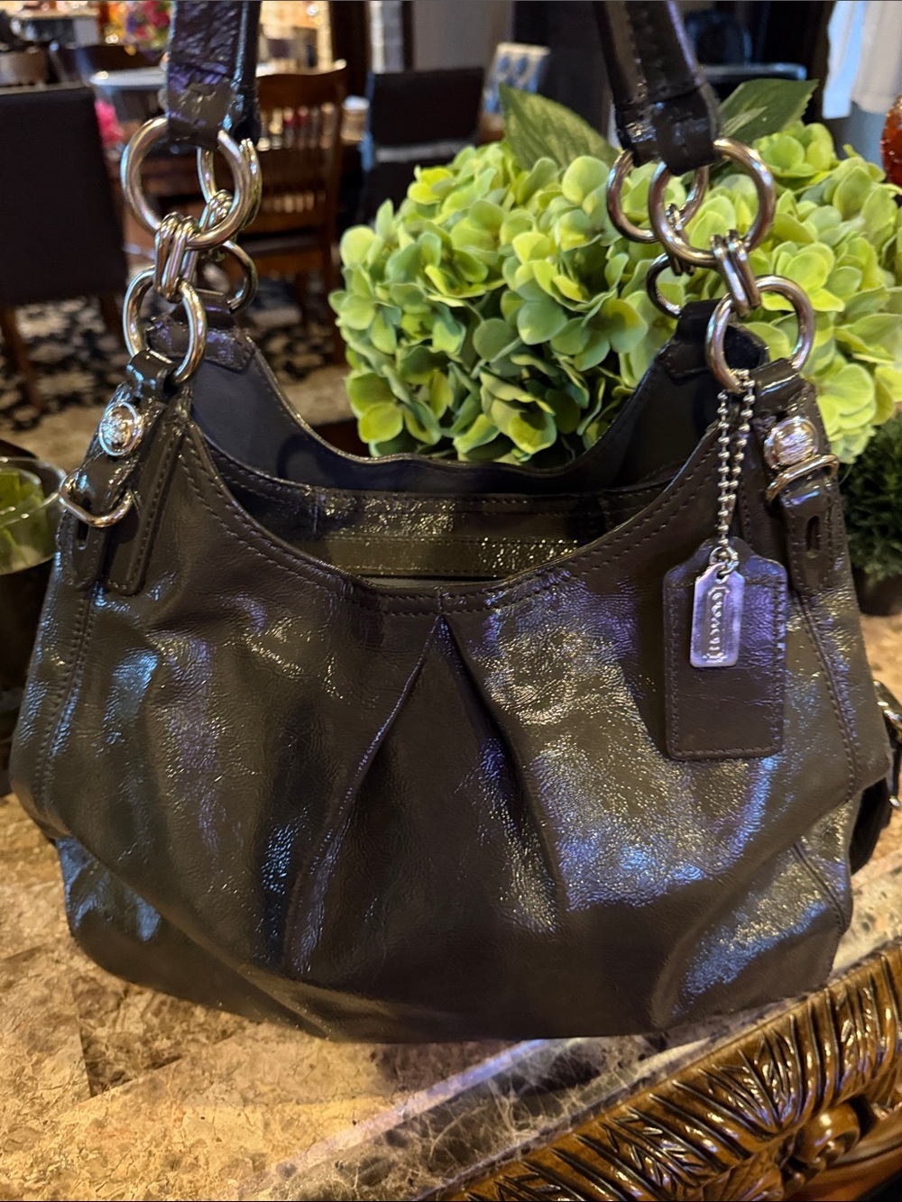 Coach Gray Patent Leather Shoulder Bag with Chain Rings BEAUTIFUL!!🥀🌷🌹🌸🌼🌺🌻🪻🪷💐🌹💐🪷